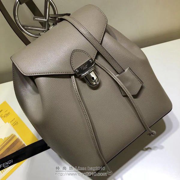 FENDI女包 BACKPACK新款 女士雙肩包 頂部金色五金裝飾 芬迪女背包  fdz2052